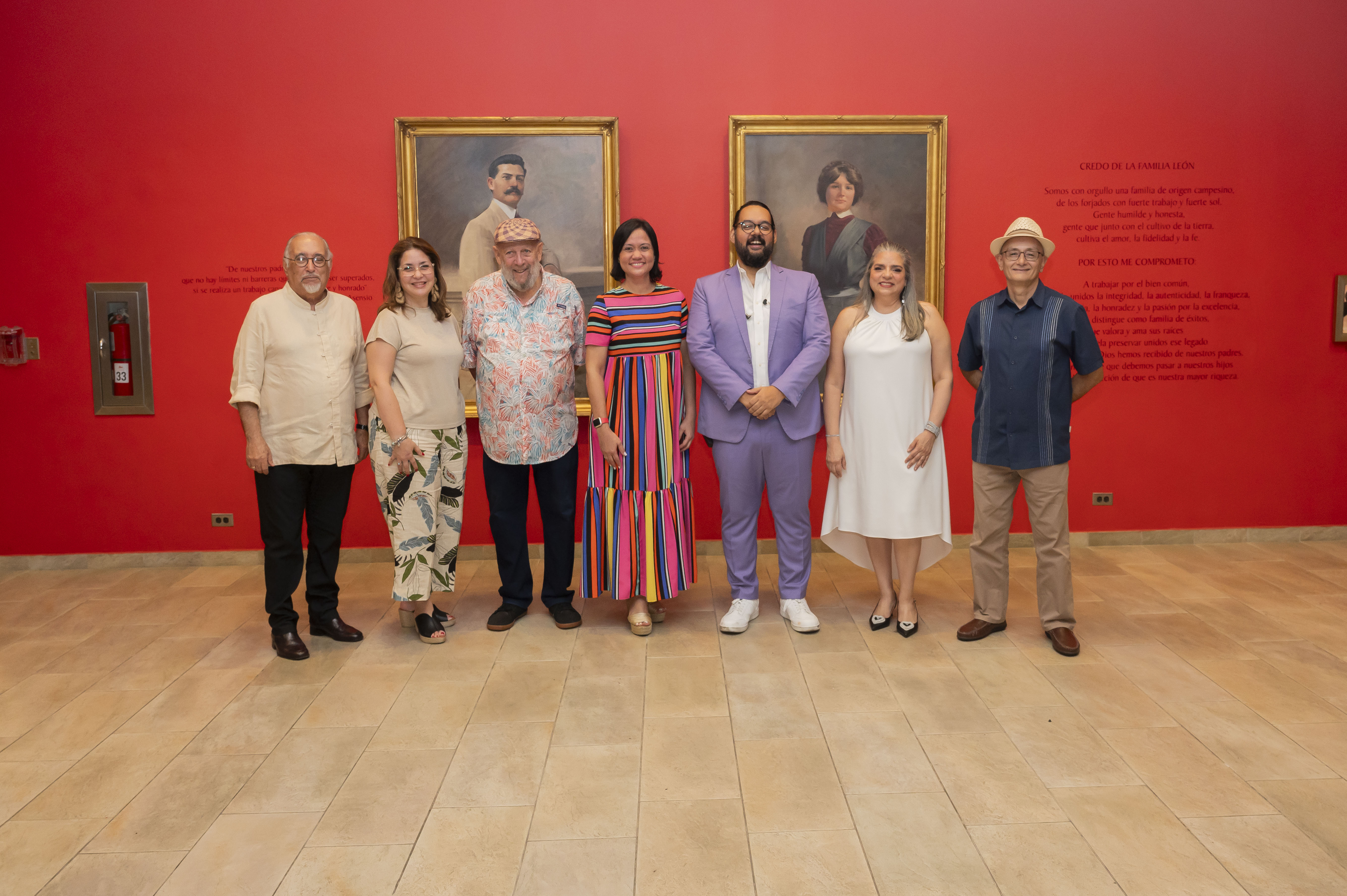 Celebrando aniversarios de Centro Leon y Raices con Manerra